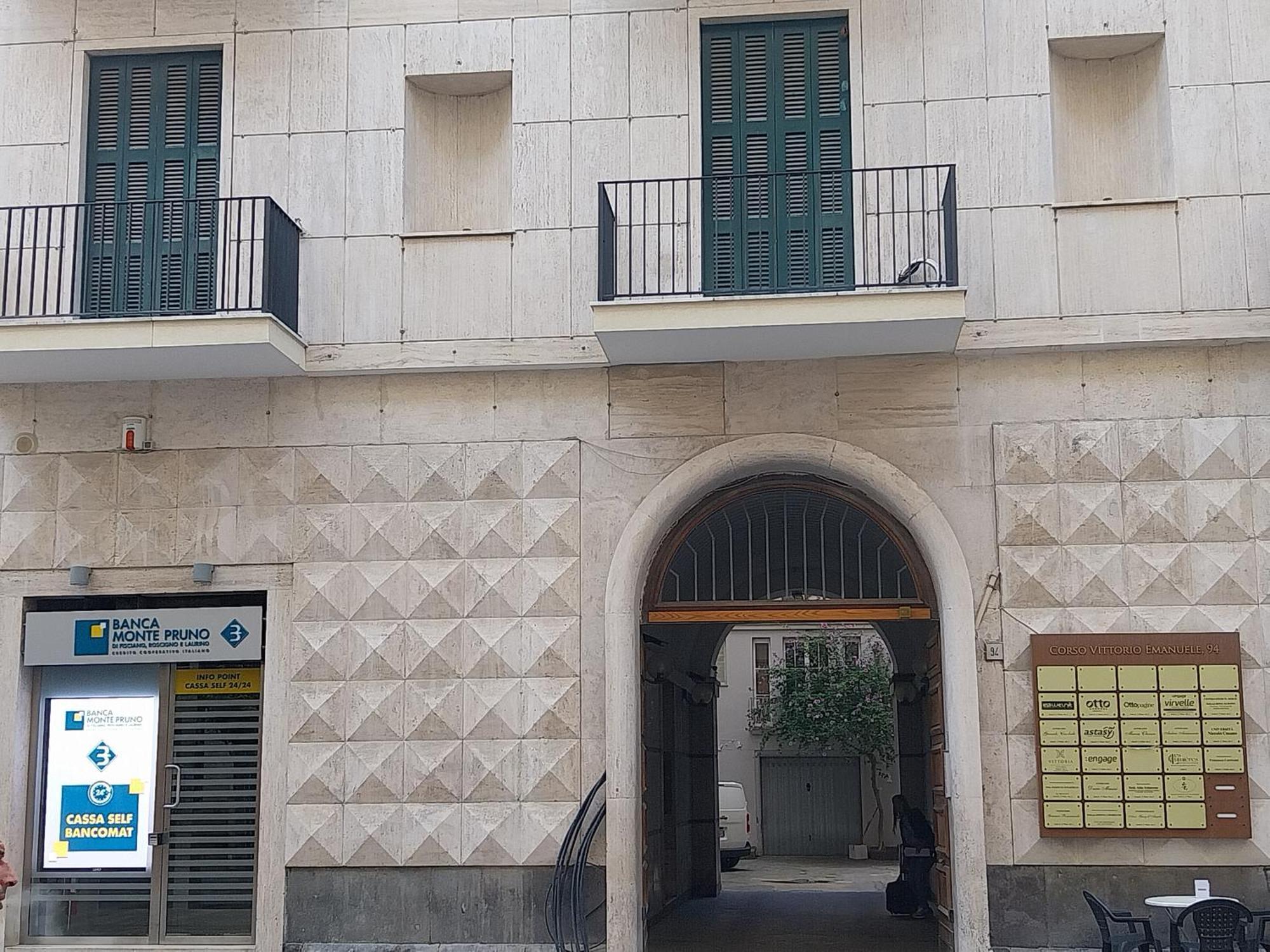 Casa Vacanza La Maison De Losyram Art Salerno Exteriör bild