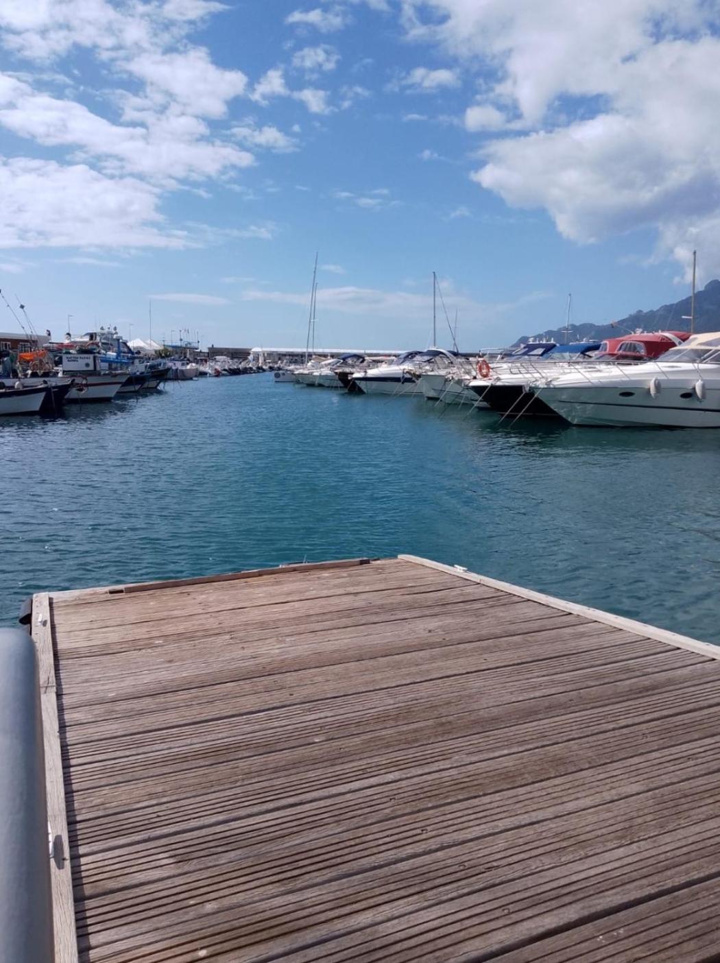 Casa Vacanza La Maison De Losyram Art Salerno Exteriör bild